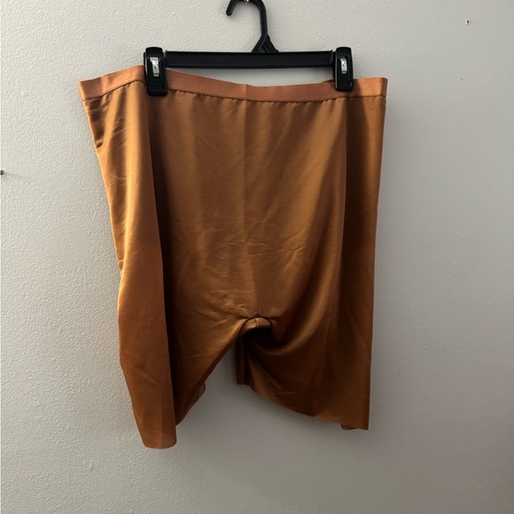 NWOT SKIMS - Picture 1 of 3